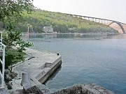 Kraljevica - Uvala Scott e il ponte per Krk